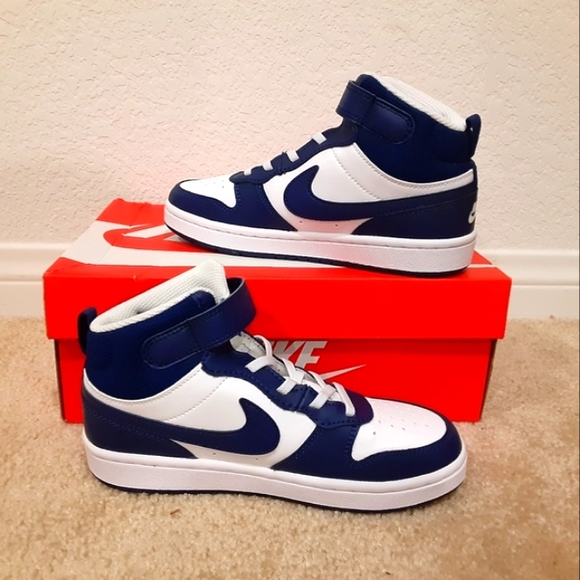 Nike - Picture 3 of 4